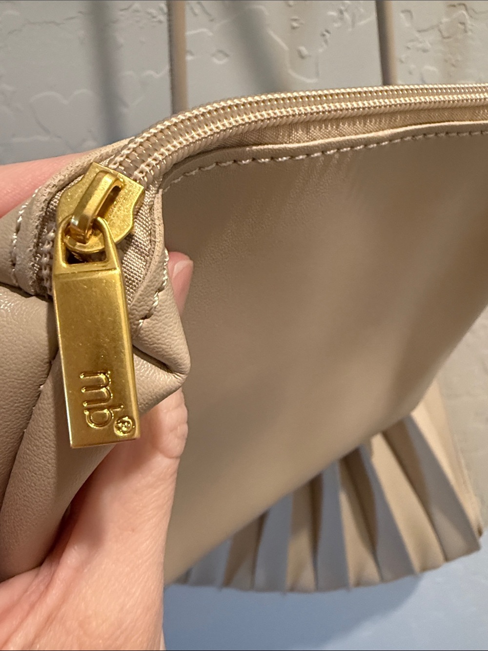 Melie Bianco Carrie Bone Pleated Vegan Leather Shoulder Bag - Picture 8 of 10